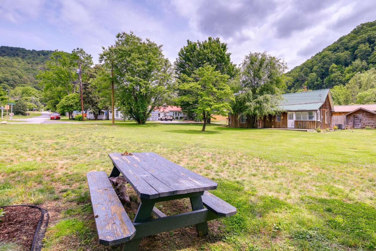 DamascusCozy Hikers Hideaway Steps From Creeper Trail!アパートメント エクステリア 写真