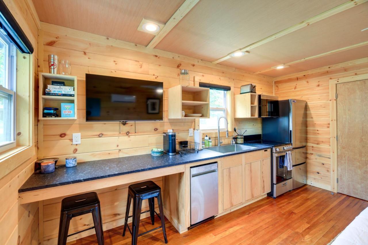 DamascusCozy Hikers Hideaway Steps From Creeper Trail!アパートメント エクステリア 写真